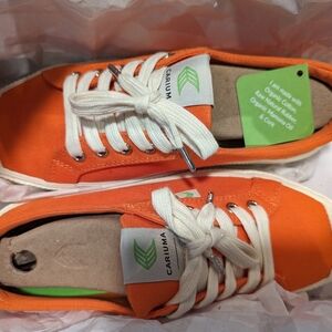 New Cariuma Exuberant Orange canvas US 8